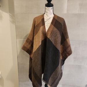 Nine West Tan and Black Checkered/Cheeta Reversible Poncho